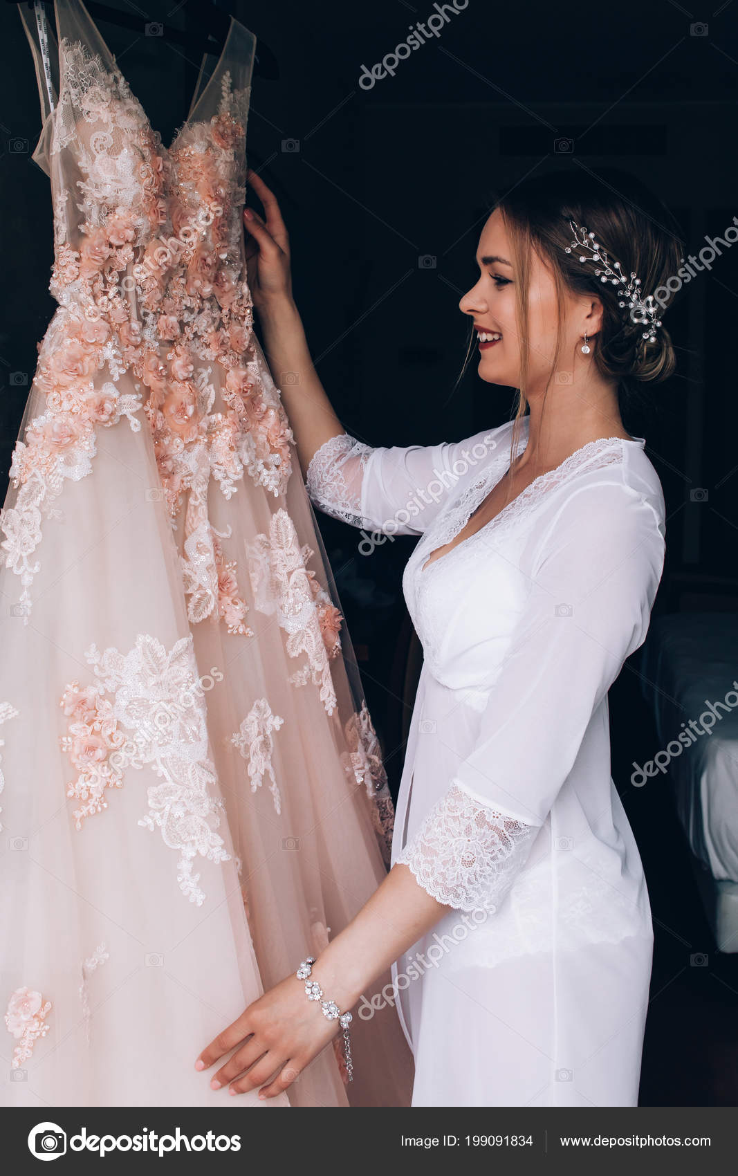 Boda Pilar Rubio y Sergio Ramos. Los novios se acostaron a las 10 de la  mañana, image size:1067x1700