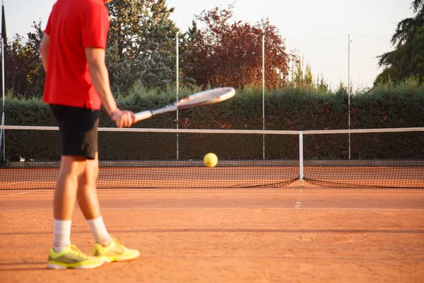 오후에 법원에 라켓을 Defocused 테니스 — 스톡 사진