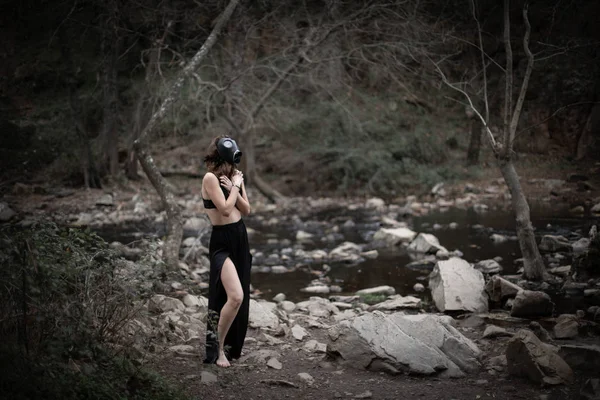 Side View Anonymous Barefoot Woman Black Clothes Gas Mask Standing — Stock Photo, Image