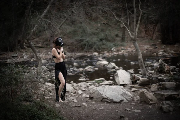 Side View Anonymous Barefoot Woman Black Clothes Gas Mask Standing — Stock Photo, Image