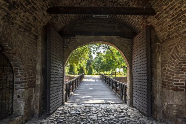 Belgrad Kalesi veya Beogradska Tvrdjava eski Kalesi ve Kalemegdan Park nehir Sava ve Tuna, modern Belgrad, bir kentsel alanda izdiham üzerinde Sırbistan'ın başkenti oluşur.