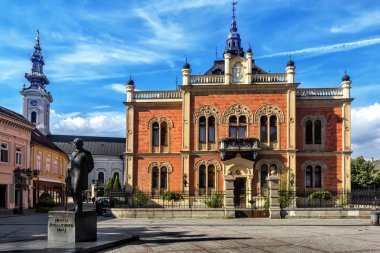 Anıt, Jovan Jovanoviç Zmaj, önü ve neo-klasik mimarisi, Novi Sad, Sırbistan için Vladicin mahkeme Palace, Bishop.