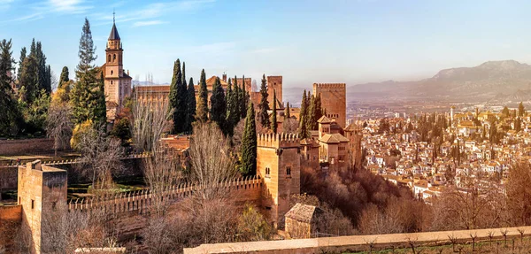 Vista Panorâmica Cidade Granada Palácio Fortaleza Complexo Alhambra Bairro Albaicin — Fotografia de Stock