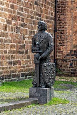 Widukind veya Wittekind anıt, kilise Meydanı, Nienburg der Weser Aşağı Saksonya, Almanya, Europe, tarihi yarı ahşap evleri