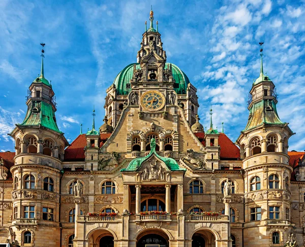 New Town Hall ou Neues Rathaus na cidade de Hannover, Alemanha — Fotografia de Stock
