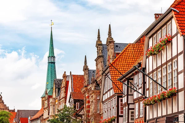 Panorama av färgstarka historiska fasader i den center i Hameln — Stockfoto