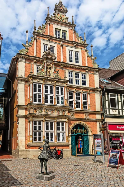 Dekorerade fasaden på Leisthaus museet i Hameln — Stockfoto