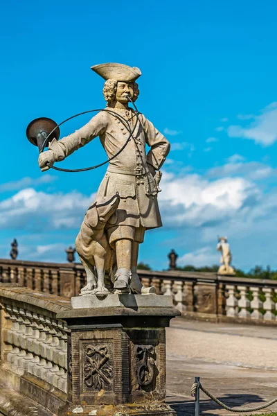 Статуя в Моріцбурзькому замку в Саксонії поблизу Дрездена. — стокове фото