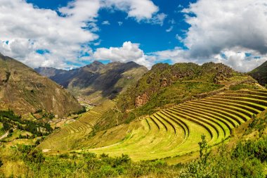 Pisac Arkeoloji sahasında İnka antik kalıntıları, Peru