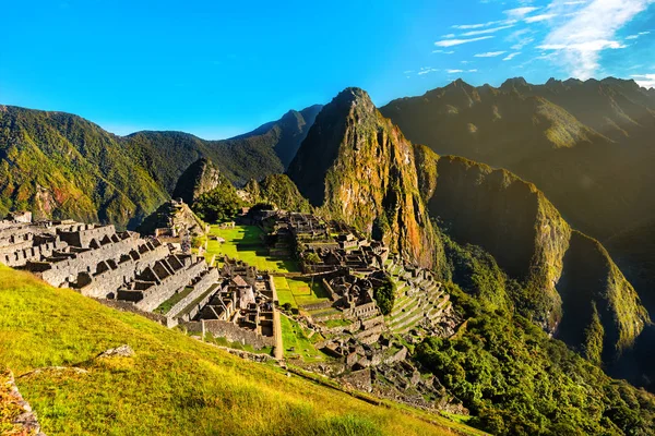 Blick auf die verlorene inka-stadt machu picchu bei cusco, peru. ma — Stockfoto