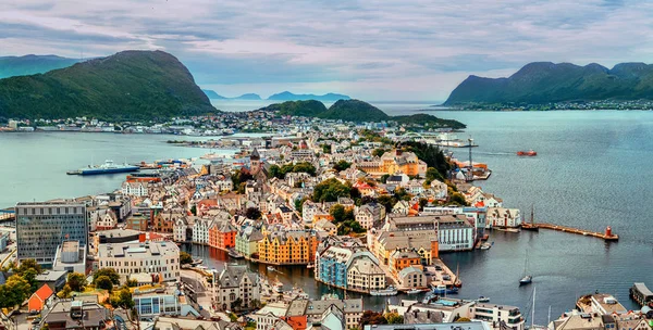 Alesund Uma Cidade Portuária Turística Entrada Fiorde Geirangerfjord Imagem Paisagem — Fotografia de Stock