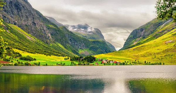 Sommer Bewölkt Abend Fjordlandschaft Norwegen — Stockfoto