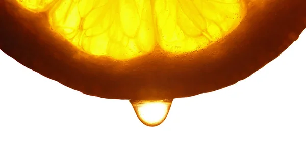 Лимонный ломтик с водяным помётом. Макро-студия — стоковое фото