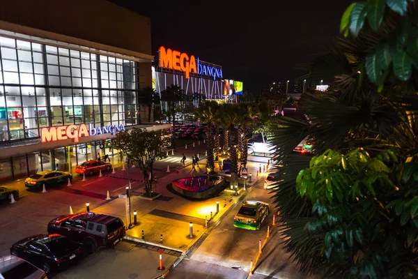 Bangkok Tailândia Agosto 2018 Mega Bangna Shopping Exterior Noite Com — Fotografia de Stock