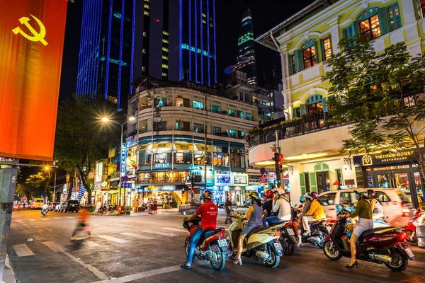 โฮจ ยดนาม เมษายน 2018 มมองกลางค นของถนน Mac Thi Buoi Dong — ภาพถ่ายสต็อก