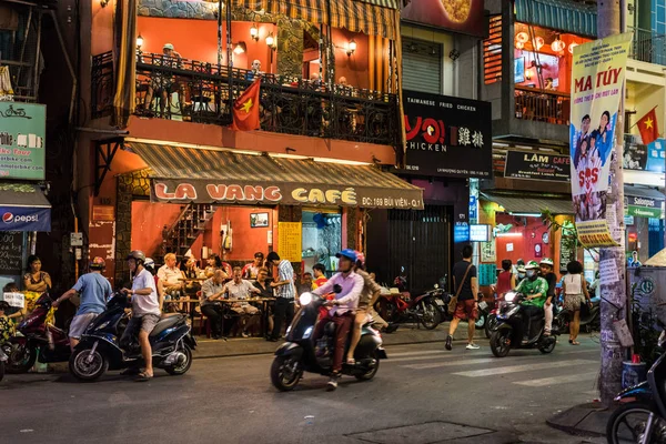 Chi Minh Wietnam Kwietnia 2018 Bui Vien Street Tętniące Życiem — Zdjęcie stockowe