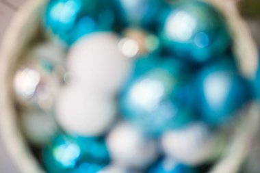 Odak Noel topları Turkuaz, mavi ve beyaz. Arka plan