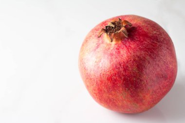 Nar beyaz arka plan yakın tarih