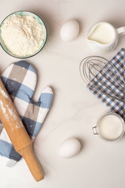 Beyaz arkaplan görünümünde fırın ürünleri