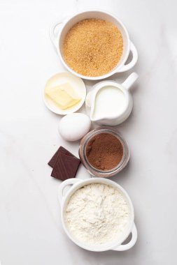 Tatlı pişirme malzemeleri üst görünüm