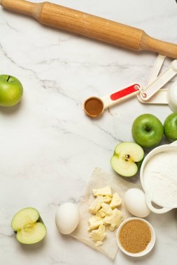 Taze elmalı turta ürünleri