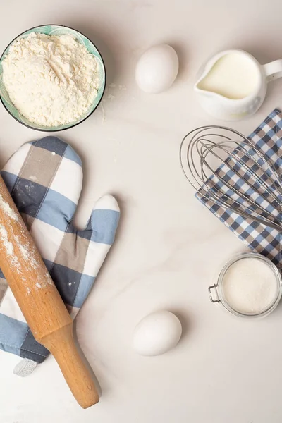 Beyaz arkaplan görünümünde fırın ürünleri