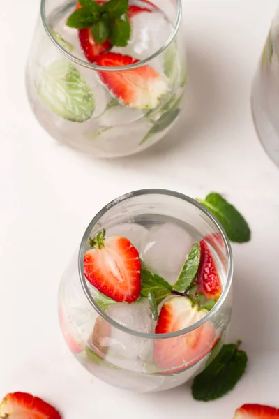Strawberries Glass White Table — Stock Photo, Image