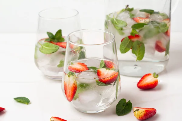 Close Drink Berries Mint — Stock Photo, Image