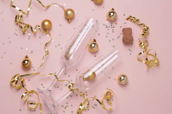 Gözlük ve dekorasyon konsepti Noel ve yeni yıl