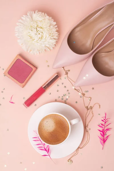 Shoes Flowers Coffee Cosmetics Pink Backgroun — Stock Photo, Image