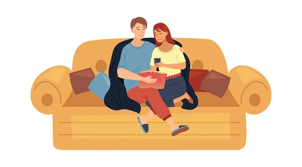 Concepto de ocio familiar. El hombre y la mujer felices de la pareja están sentados en un sofá acogedor juntos, abrazándose. Personajes Descanso, leer libro en casa, pasar un buen rato. Dibujos animados plana Vector Ilustración — Vector de stock