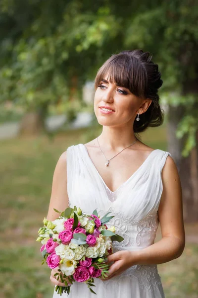 Retrato de novia hermosa — Foto de Stock