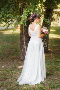 Beyaz gelinlikle güzel gelin