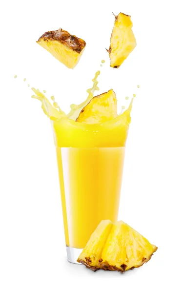 一杯飞溅的菠萝汁 — 图库照片