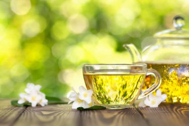 çaydanlık ve bardak Yasemin çayı