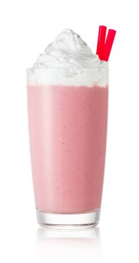 Bardakta çilekli milkshake.
