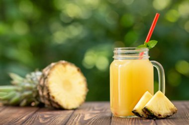 mason kavanozda ananas suyu