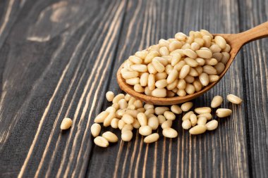 kaşıkta sedir fındık