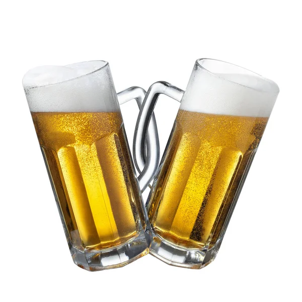 Dwa szklane kubki z piwem — Zdjęcie stockowe