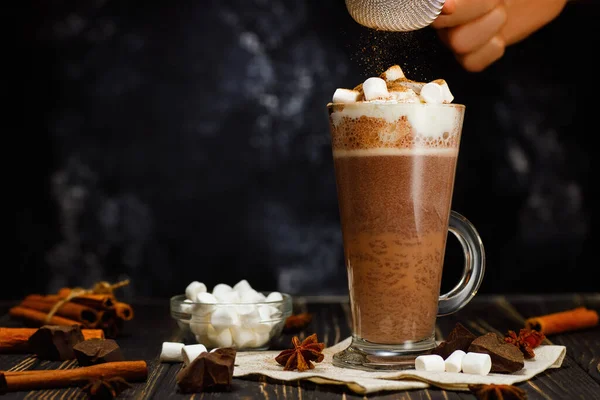Krem şantili sıcak kakao — Stok fotoğraf