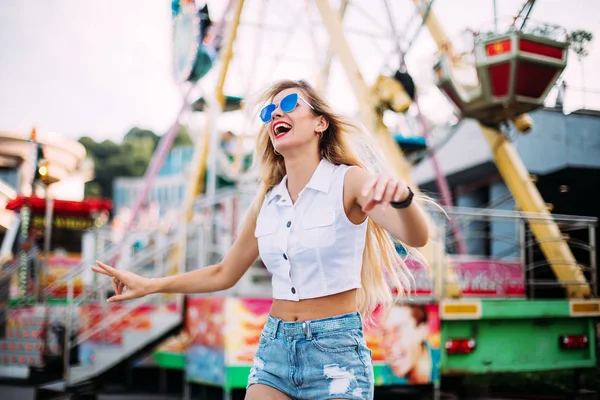 Stylish Happy Young Woman Wearing Short Denim Shorts White Shirt — Stock Photo, Image