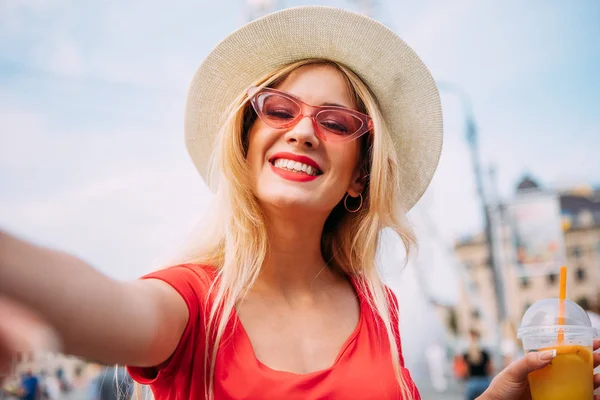 Joyful Smiling Girl Pink Sunglasses Making Selfie Front Carousel Outdoor — Stock Photo, Image