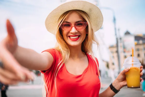 Joyful Smiling Girl Pink Sunglasses Making Selfie Front Carousel Outdoor — Stock Photo, Image