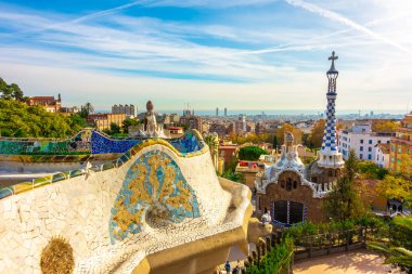Barcelona, İspanya Catalunya Park Guell panoramik manzaralı.