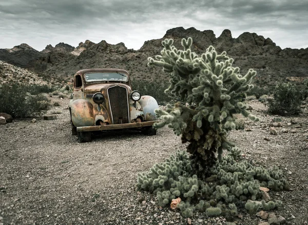 Old Vintage Car Truck Abandoned Desert — Stock Photo, Image