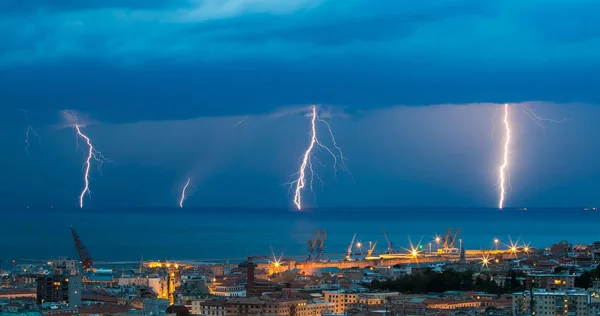 Trovão Tempestade Relâmpago Greve Fundo Mar Noite — Fotografia de Stock