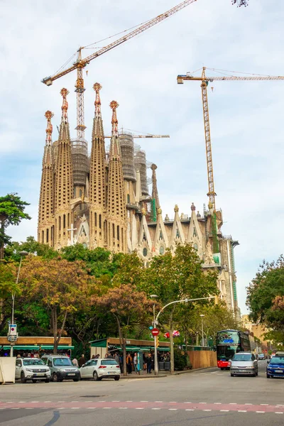 Facciata Con Basso Rilievo Della Sagrada Familia Cattedrale Dell Architetto — Foto Stock