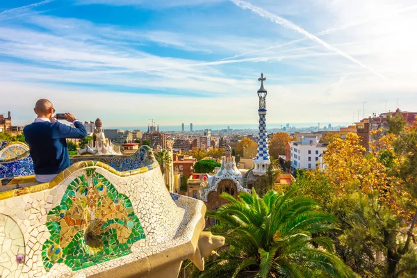 バルセロナ カタルーニャ スペイン 2018 出来れば は建築家ガウディがグエル公園 グエルはバルセロナで最も重要な公園 — ストック写真