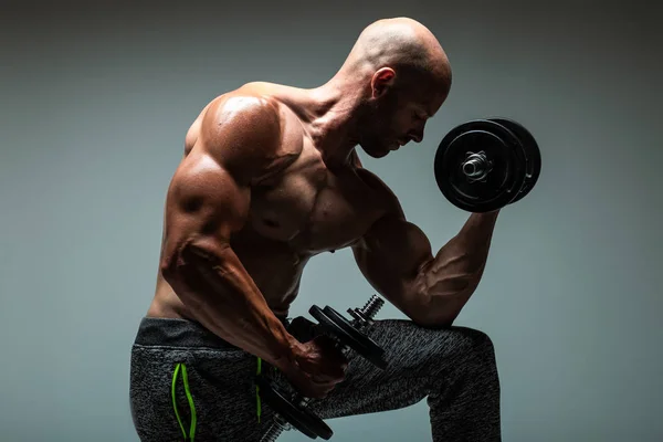 Retrato Hombre Musculoso Sexy Guapo Con Entrenamiento Torso Desnudo Con — Foto de Stock