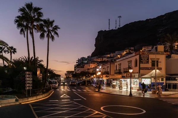 Puerto Mogan, Gran Canaria, İspanya 'nın gün batımından sonraki görüntüsü.